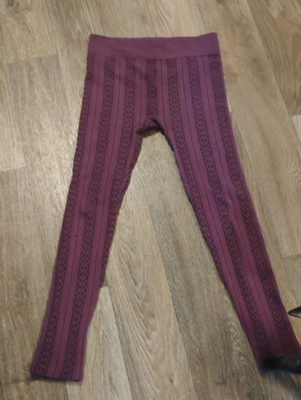 5/$15 Medium Time and Tru Purple Knit Cable-Stripe Leggings